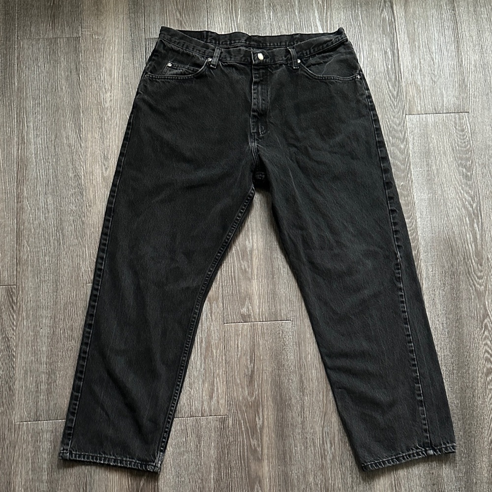 Classic Relaxed Fit Black Wrangler Men's Jeans